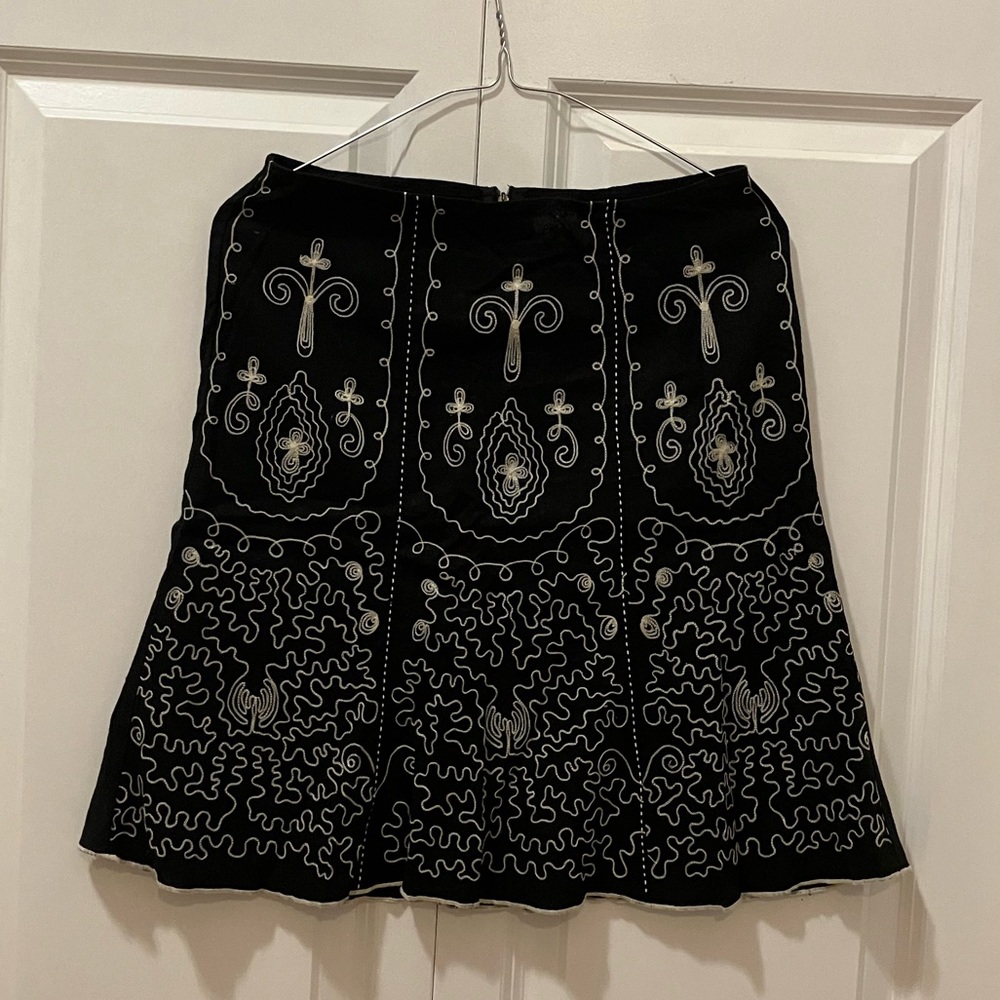 Black embroidered linen blend skirt